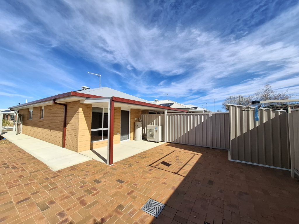 Unit-68-Improved-Liveability-courtyard-1024x768