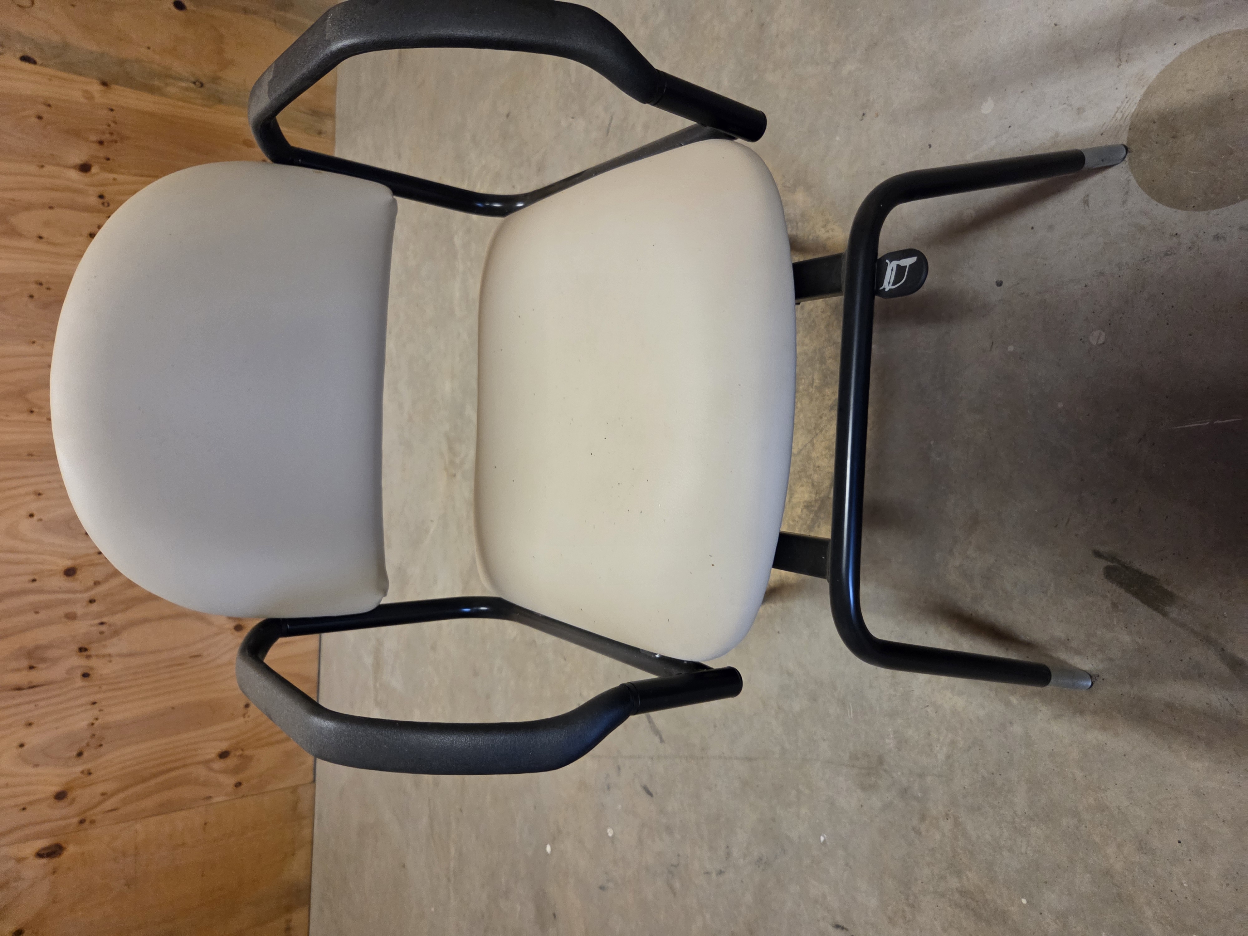 Revolution Swivel Chair